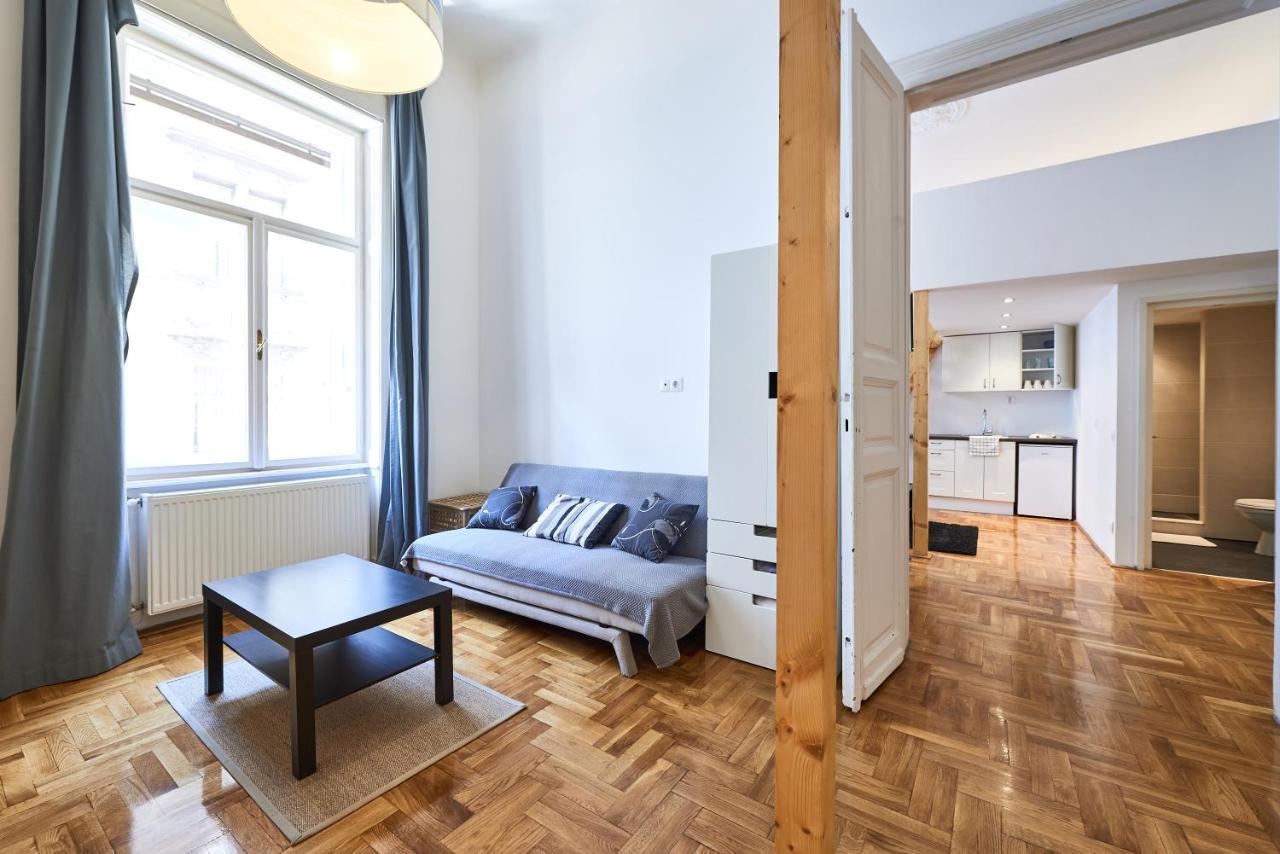 Large Apartment For Groups City Center Dist. VII Budapeszt Zewnętrze zdjęcie