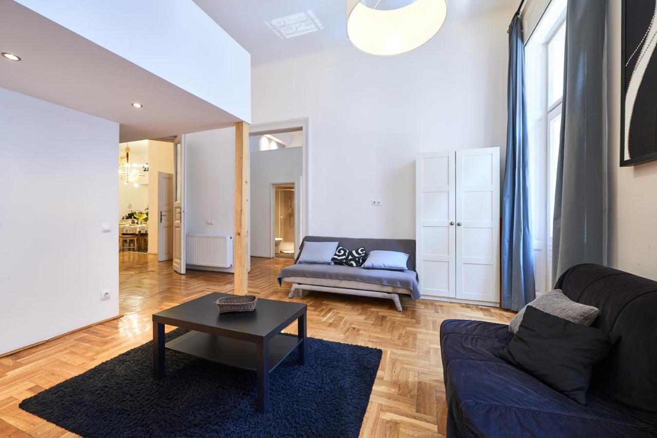 Large Apartment For Groups City Center Dist. VII Budapeszt Zewnętrze zdjęcie