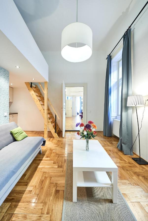 Large Apartment For Groups City Center Dist. VII Budapeszt Zewnętrze zdjęcie