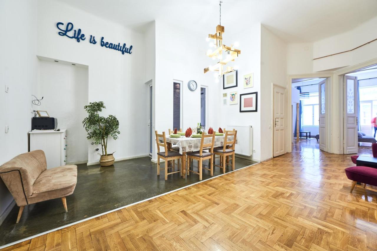 Large Apartment For Groups City Center Dist. VII Budapeszt Zewnętrze zdjęcie